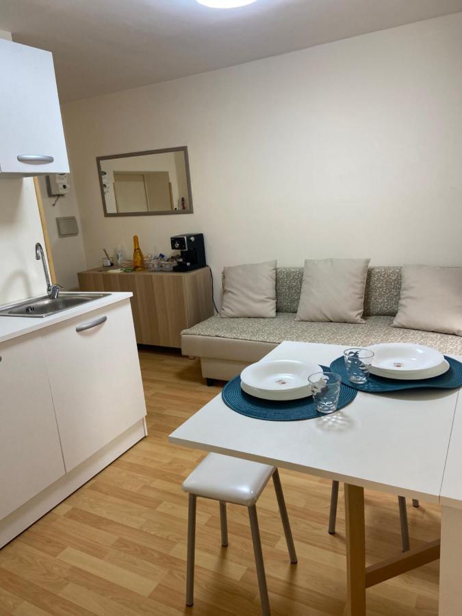 Casa Mattia Apartment Наполи Екстериор снимка